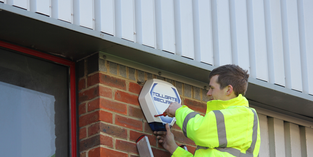 security_maintenance_bath